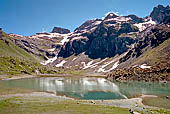 Salita al Passo dei Salati tra la Valsesia e la Valle del Lys, il Lago Gabiet (2.370 metri slm).